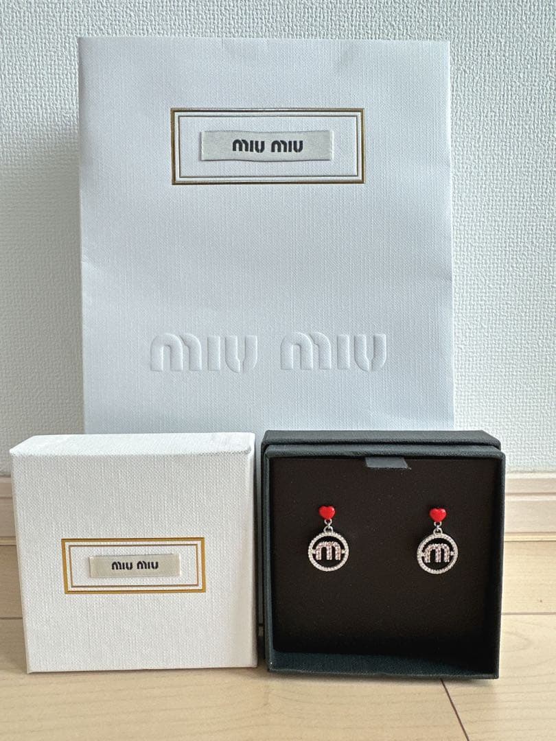 miumiu ピアス