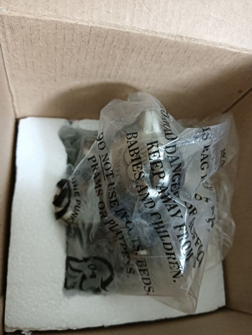 【超希少品】ハローキティ25周年記念『飛行機とパイロット』　フィギュア