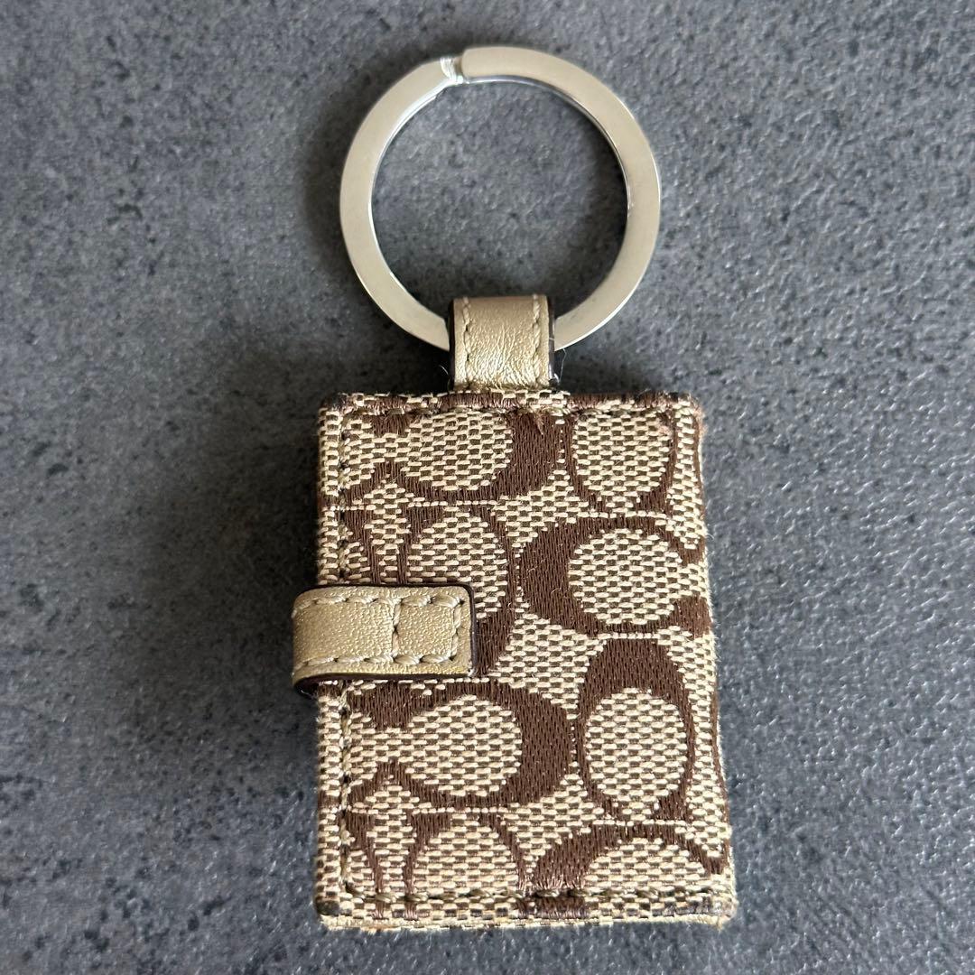 小物 COACH Signature Picture Frame Charm