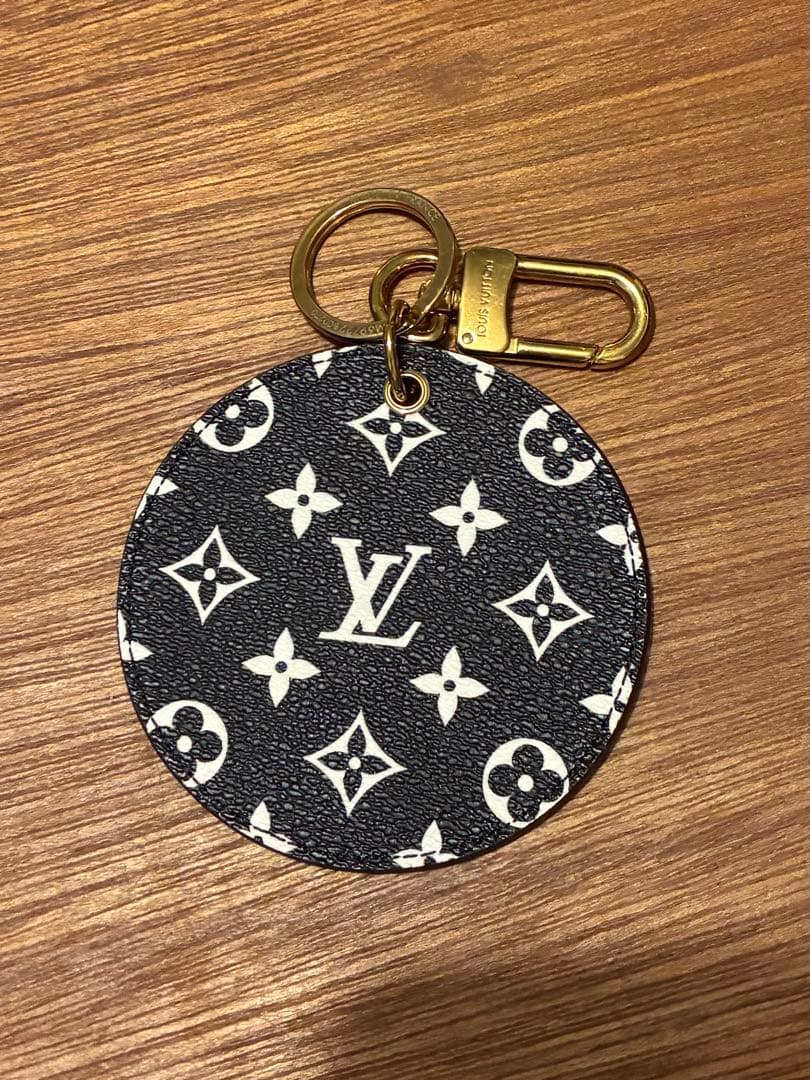 【新品未使用】Louis Vuitton キーホルダー（箱付き）