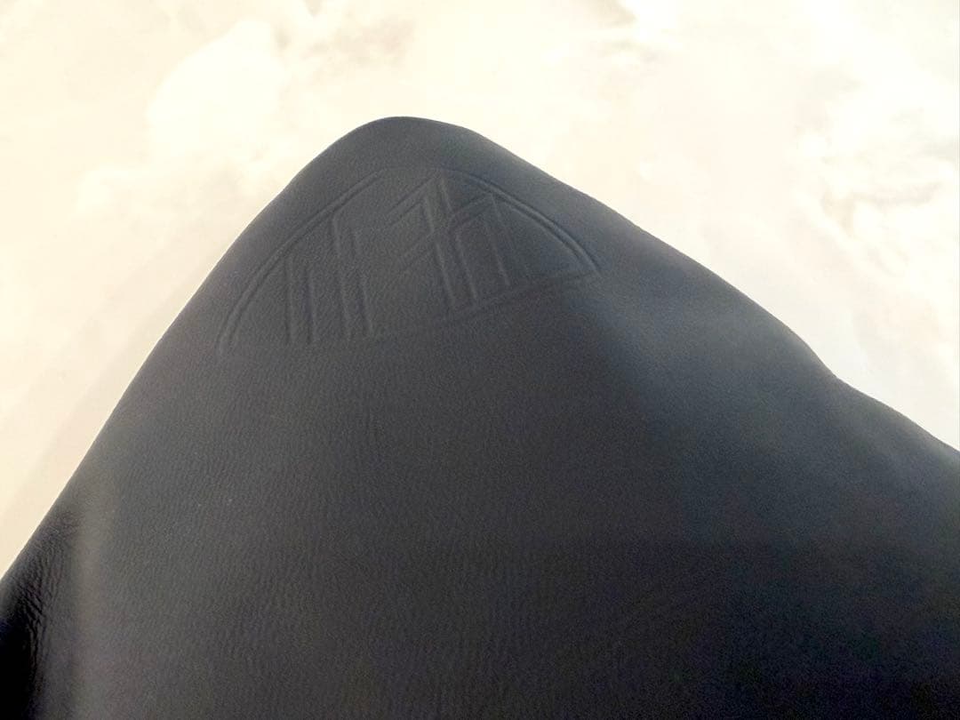 未使用◻️本革メルセデスGLS600マイバッハ純正クッション◻️2個セット◻️ブラック