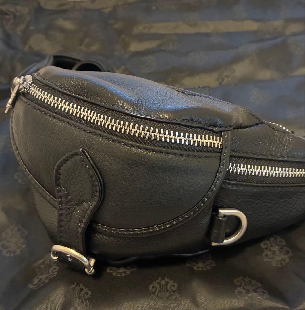 ブラックレザー ボディバッグ　ノーブランド