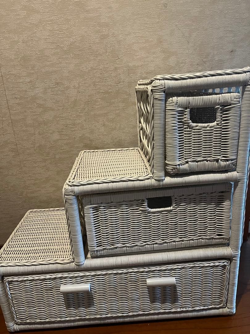 さえら　ラタン　レース装飾のホワイトラタン収納ボックス