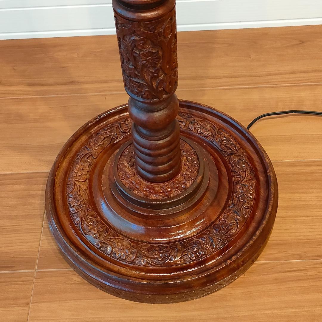 希少　木製　アンティークランプ　ウッドベース　彫刻