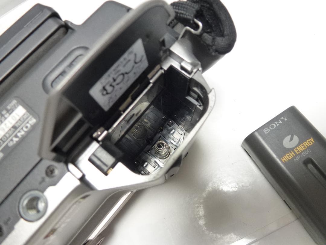 希少　動作品　Mini DV　ソニーデジタルビデオカメラ　 DCR-SC100