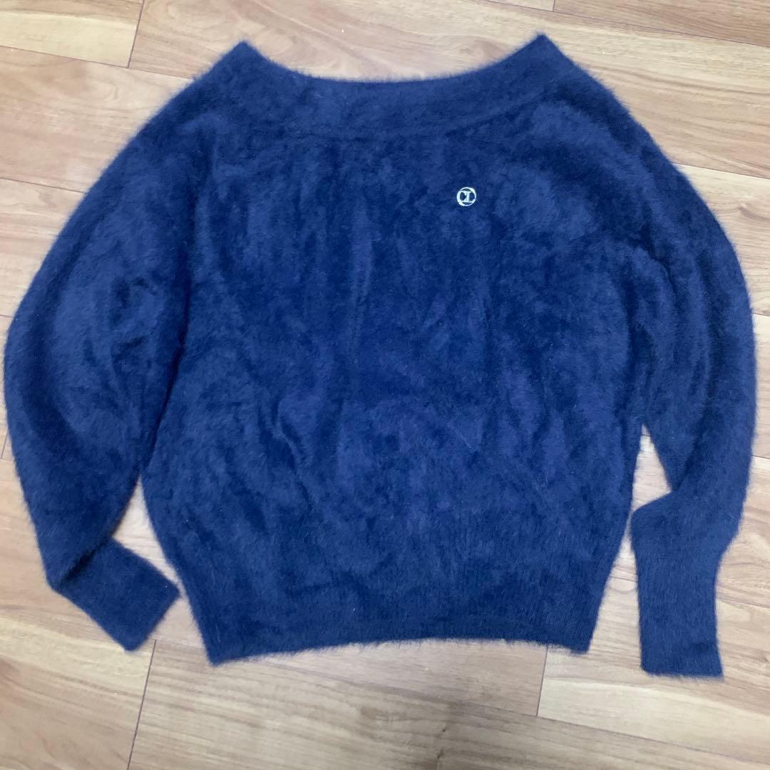 カプリシュレマージュ　FOXカシミヤボートネックニット