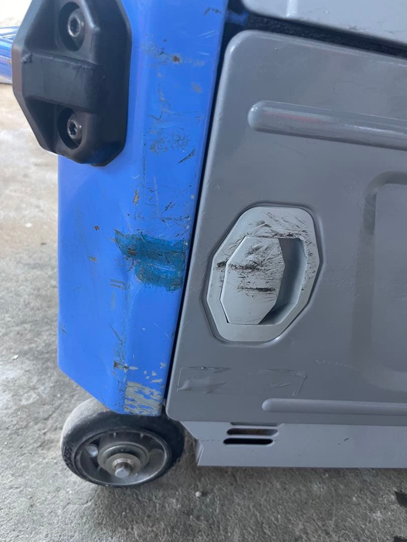 ABC様が購入されました。 防音型エンジン溶接機 Denyo