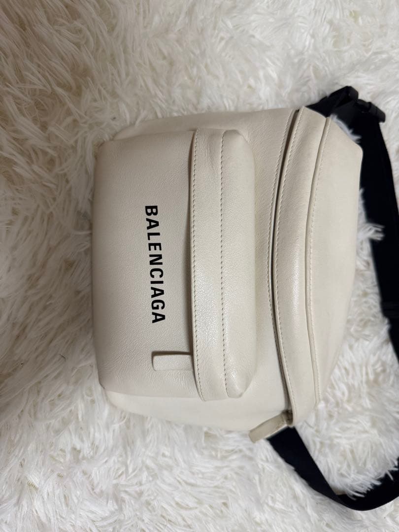 BALENCIAGA バレンシアガ ショルダー ボディ バッグ レザー
