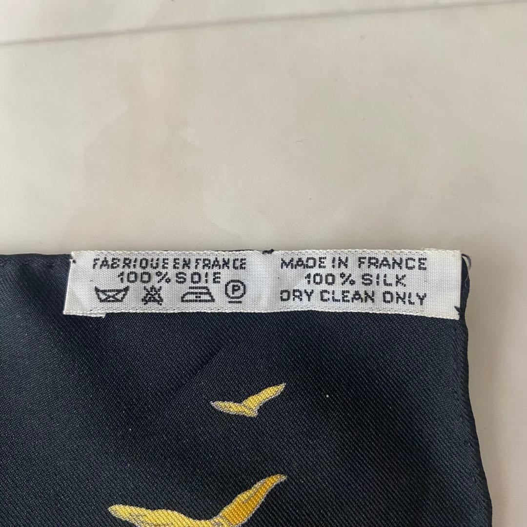 HERMES エルメス カレ90 L'Atlantide 黒ゴールド シルク