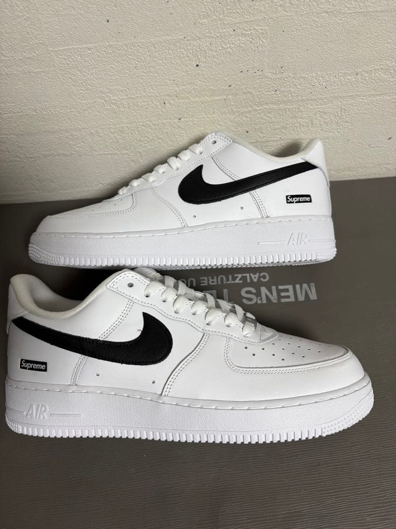 Supreme × Nike Air Force 1 White Black