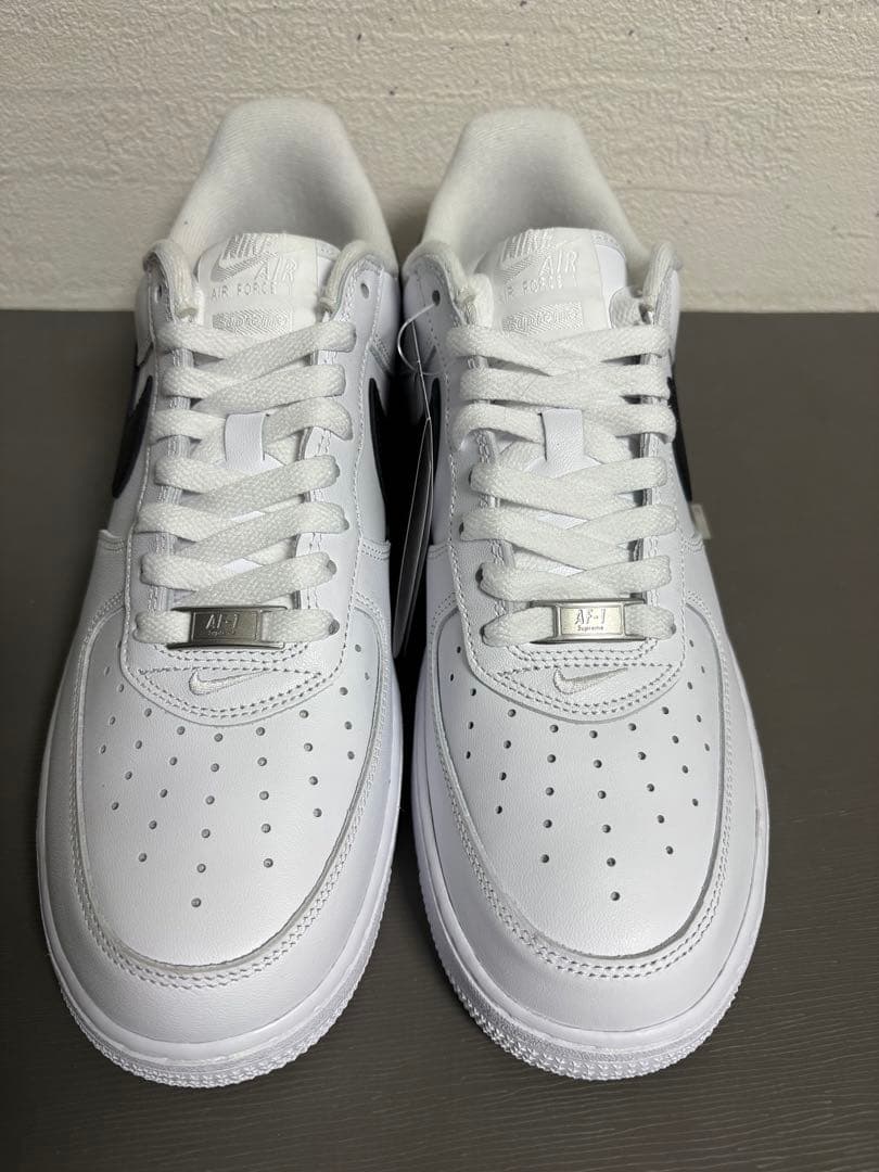 Supreme × Nike Air Force 1 White Black