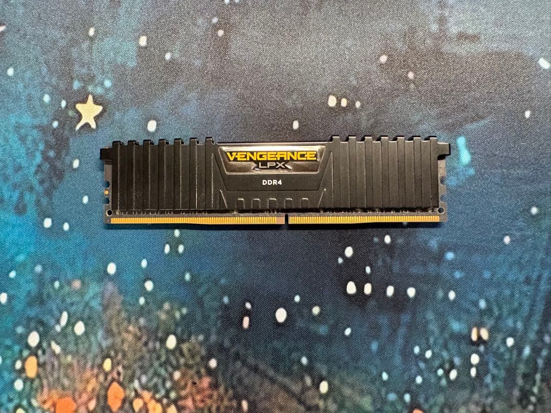 CORSAIR 16GB x 1 Vengeance LPX DDR4 メモリ