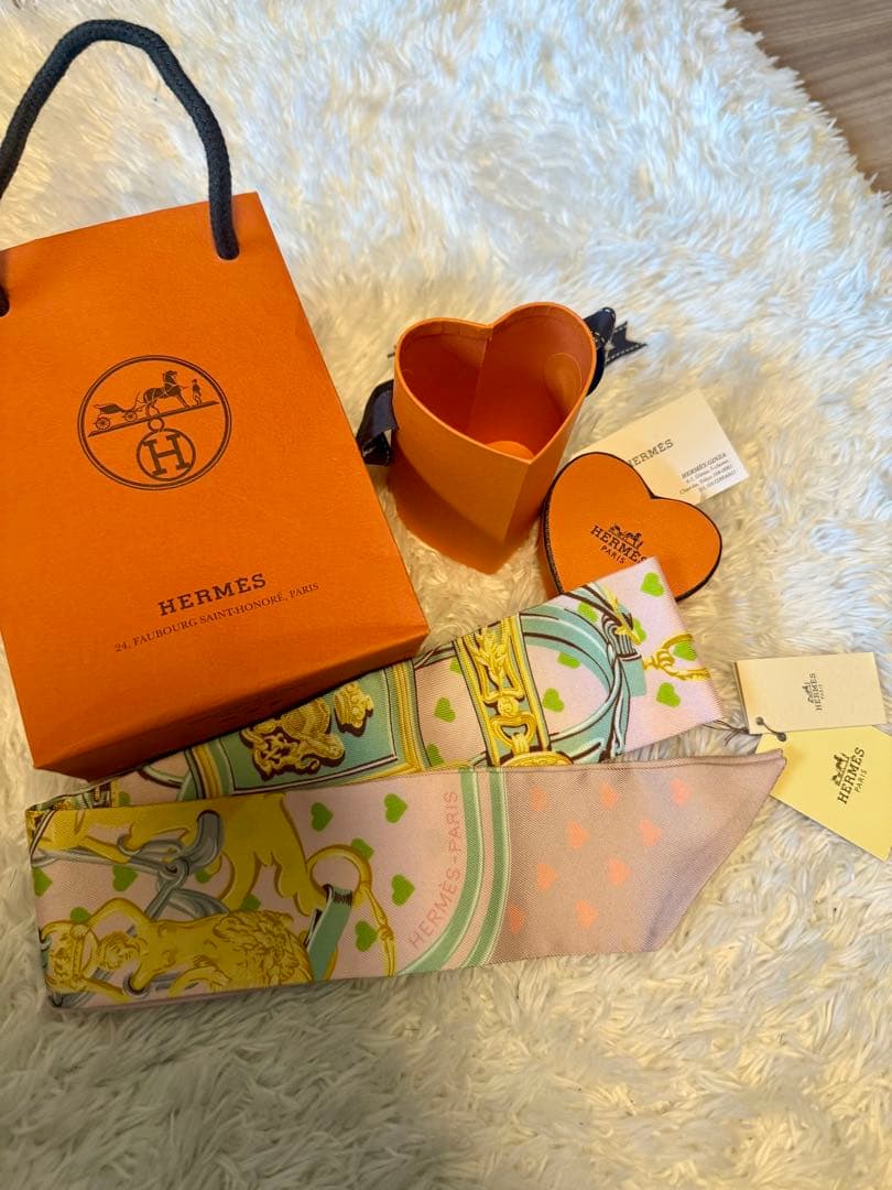 新品未使用 エルメス　ツイリー　ブリッドドゥガララブ ハート　ピンク 限定 レア