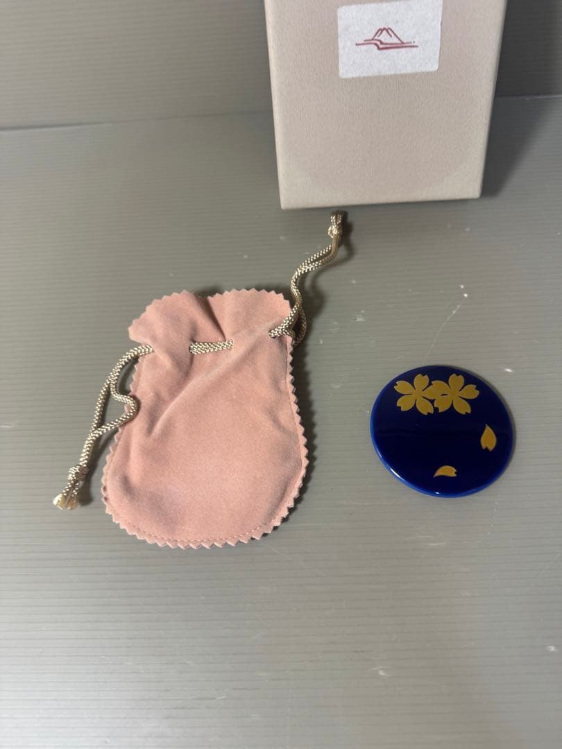 2550 深川製磁　瑠璃地金彩桜　手鏡　未使用