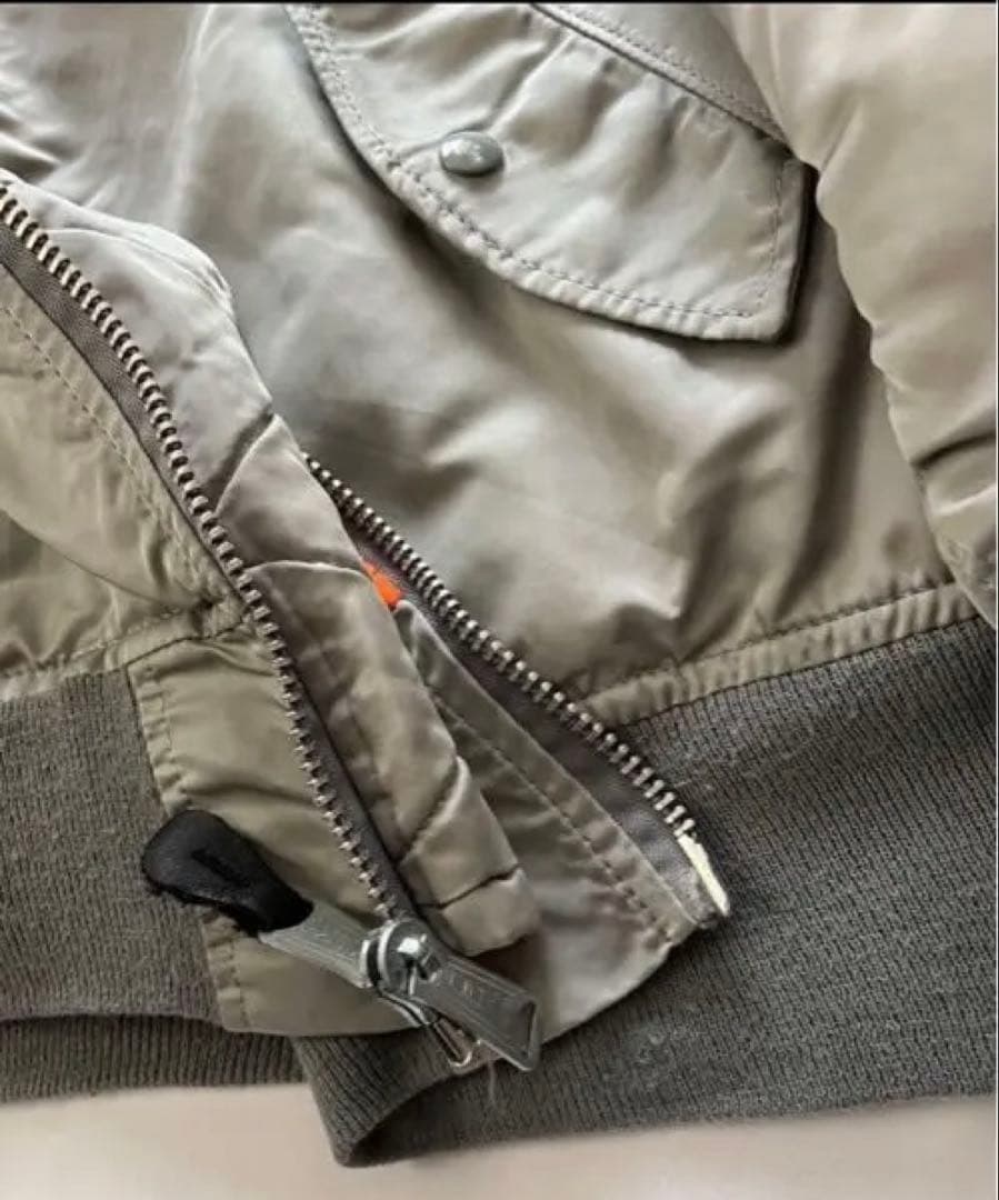 早い者勝ち！即日発送！90’s ALPHA MA-1 シルバーUSA製 短丈