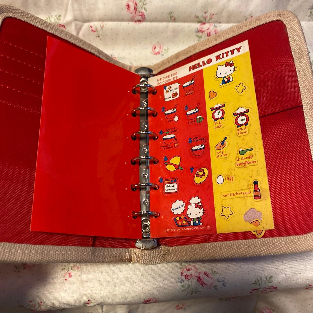 【レア】　ハローキティ　バインダー　中古品