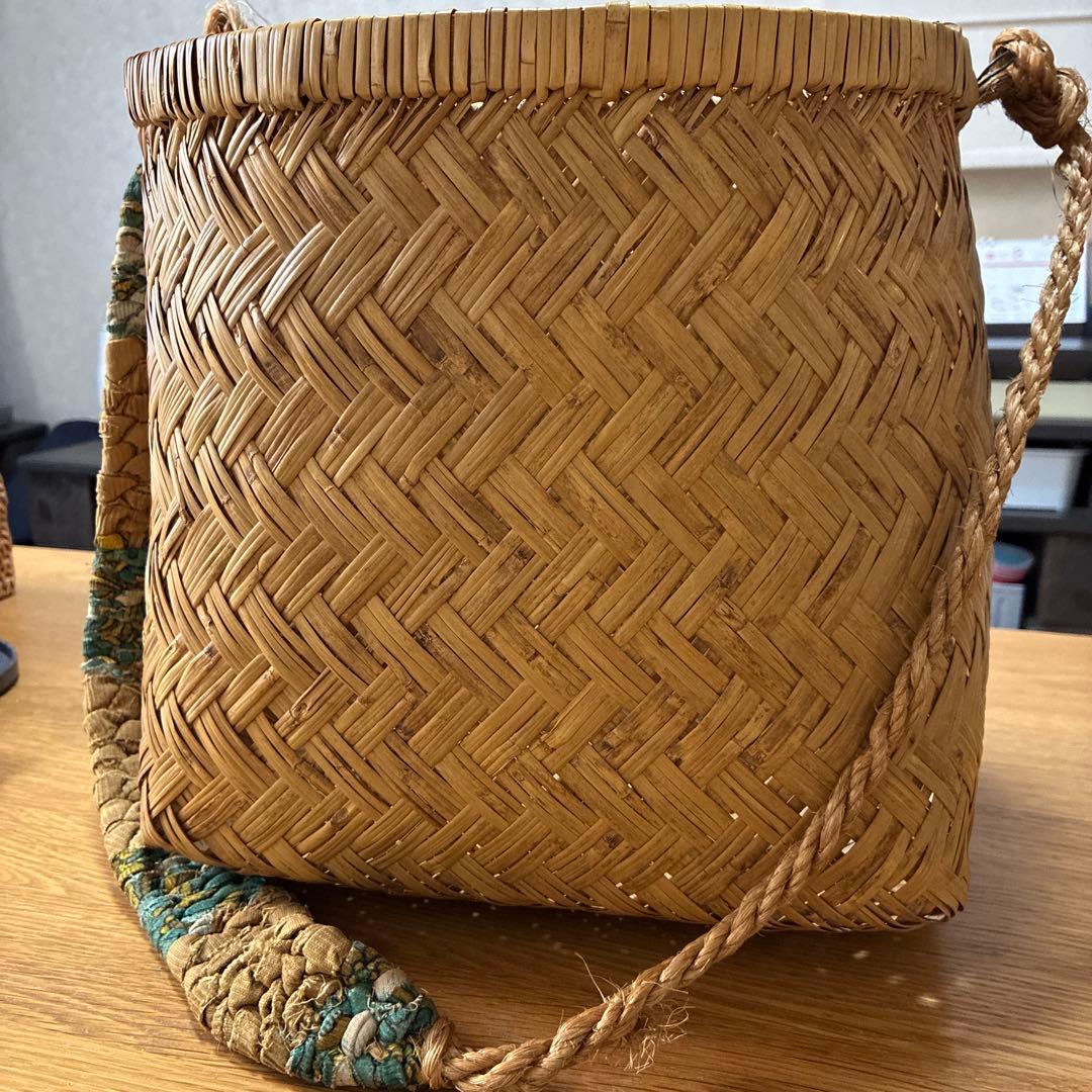 岩手県鳥越地方背負いかご 収穫用 山菜 キノコ　ひも付き 市場かご