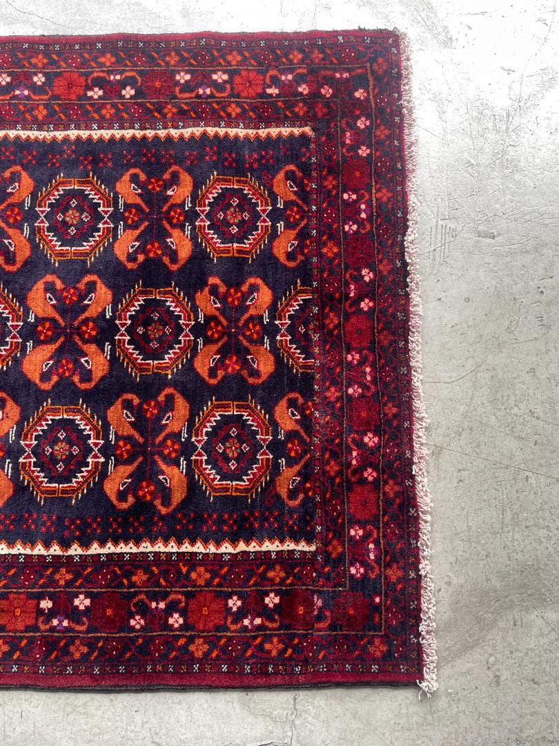 ペルシャ絨毯・148×113 セミアンティーク　ラグ　1970年代　草花文様