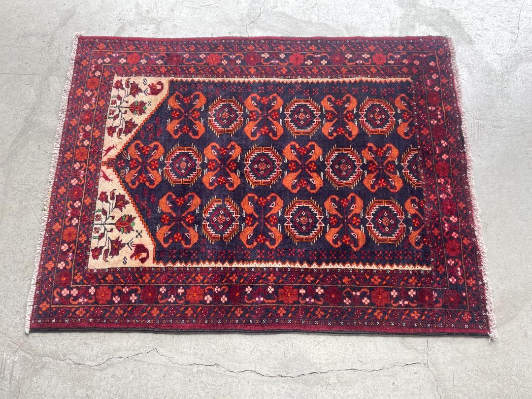 ペルシャ絨毯・148×113 セミアンティーク　ラグ　1970年代　草花文様