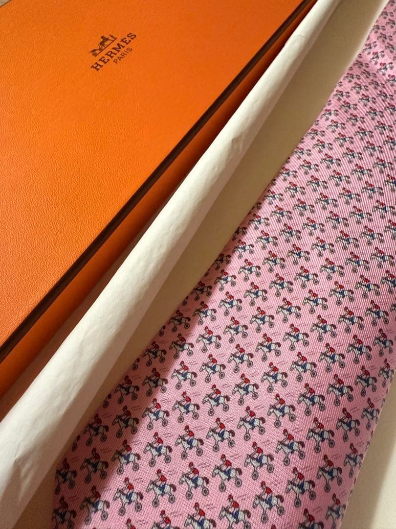 【kiki】HERMES ピンク 馬柄 ネクタイ 箱付き
