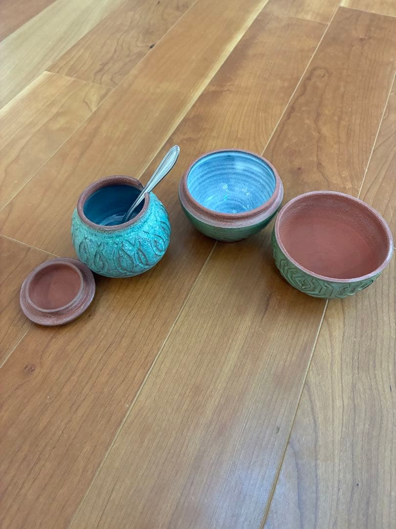 ヤッチとムーン　やちむん