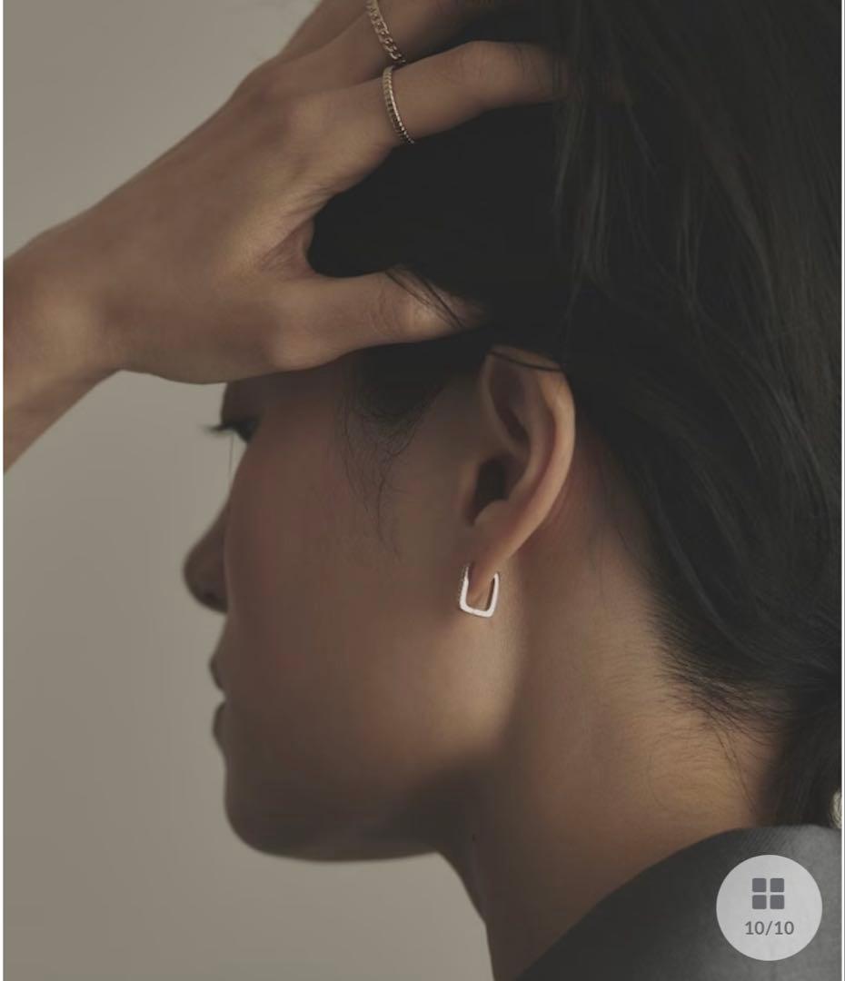 COCOSHNIK ピアス　K10 イエローゴールド　ダイヤモンドスクウェア