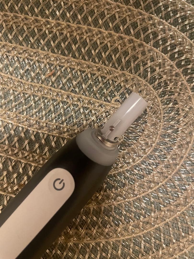 Oral-B iO 4 電動歯ブラシ（本体+充電器+替えブラシ4本）