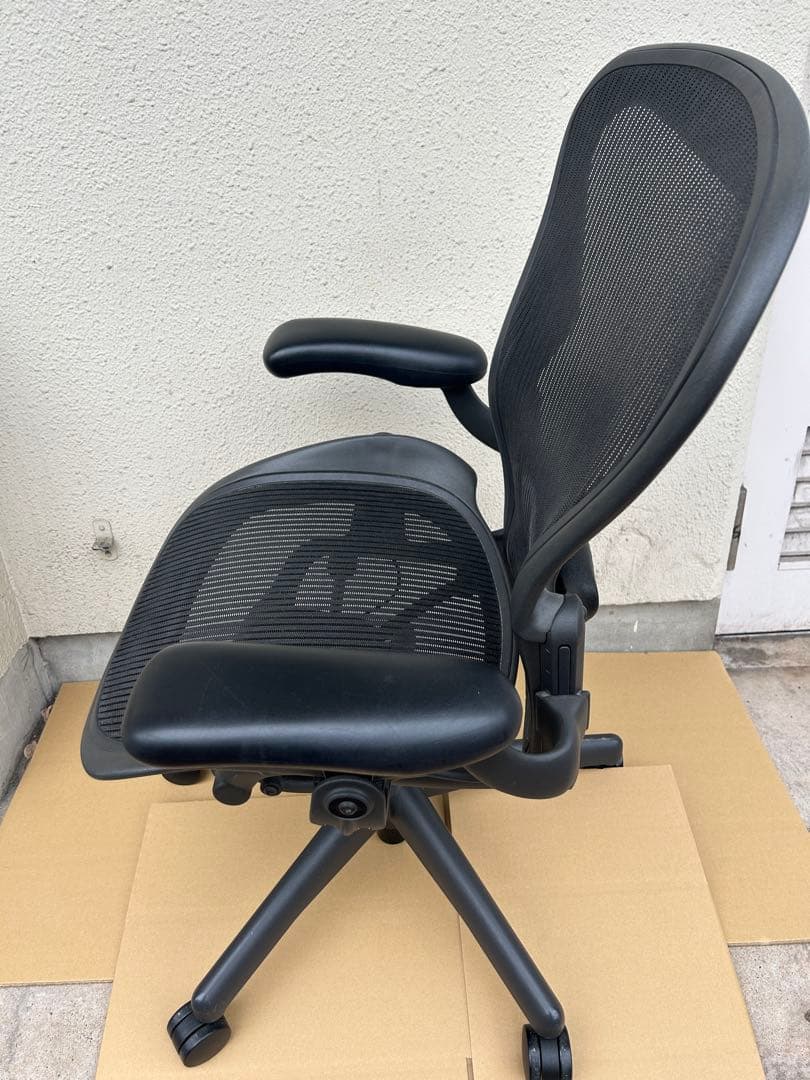 ハーマンミラー アーロンチェア AE111PWB チェア 正規品　Bサイズ