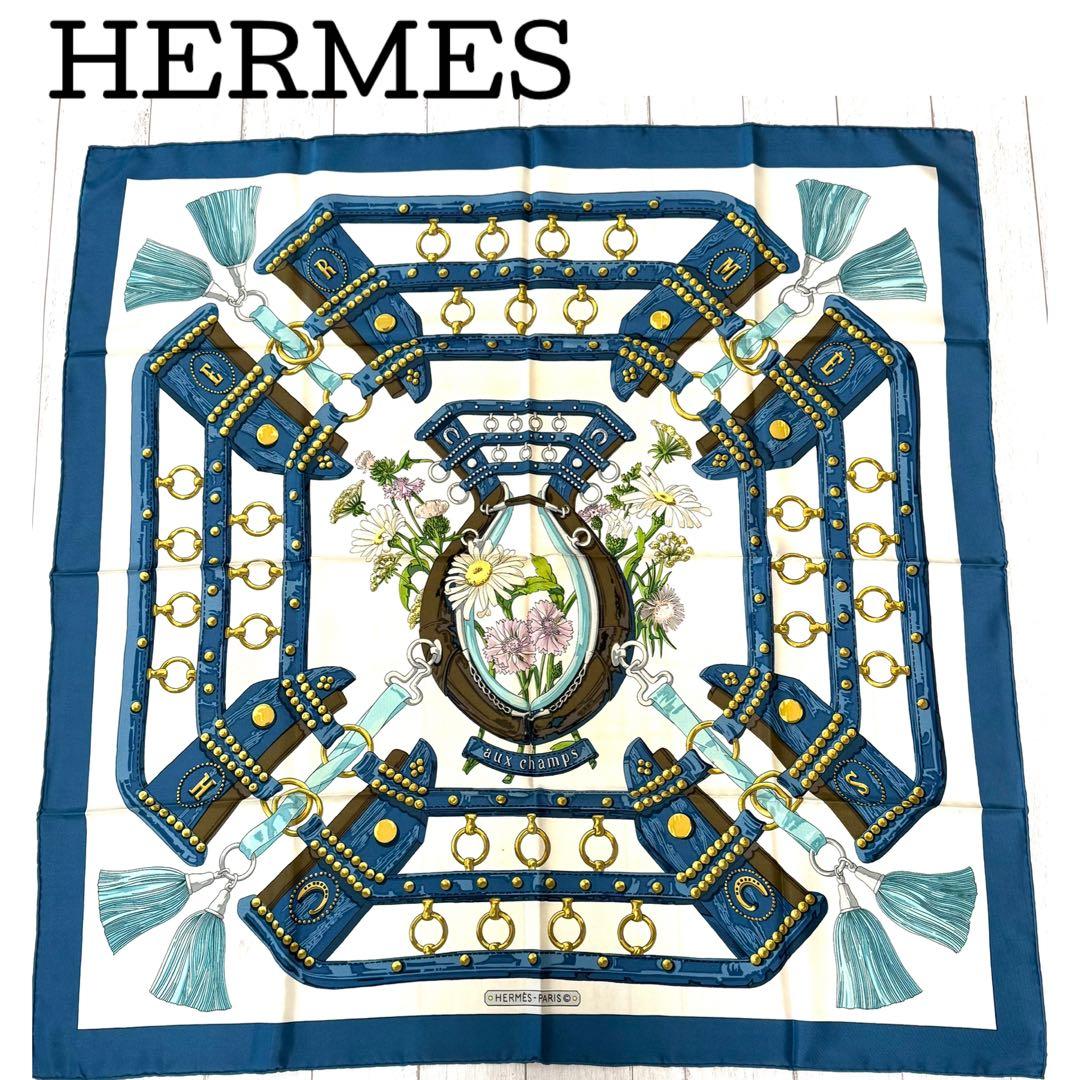 HERMES エルメス　カレ90 シルクスカーフ 「aux champs」ブルー