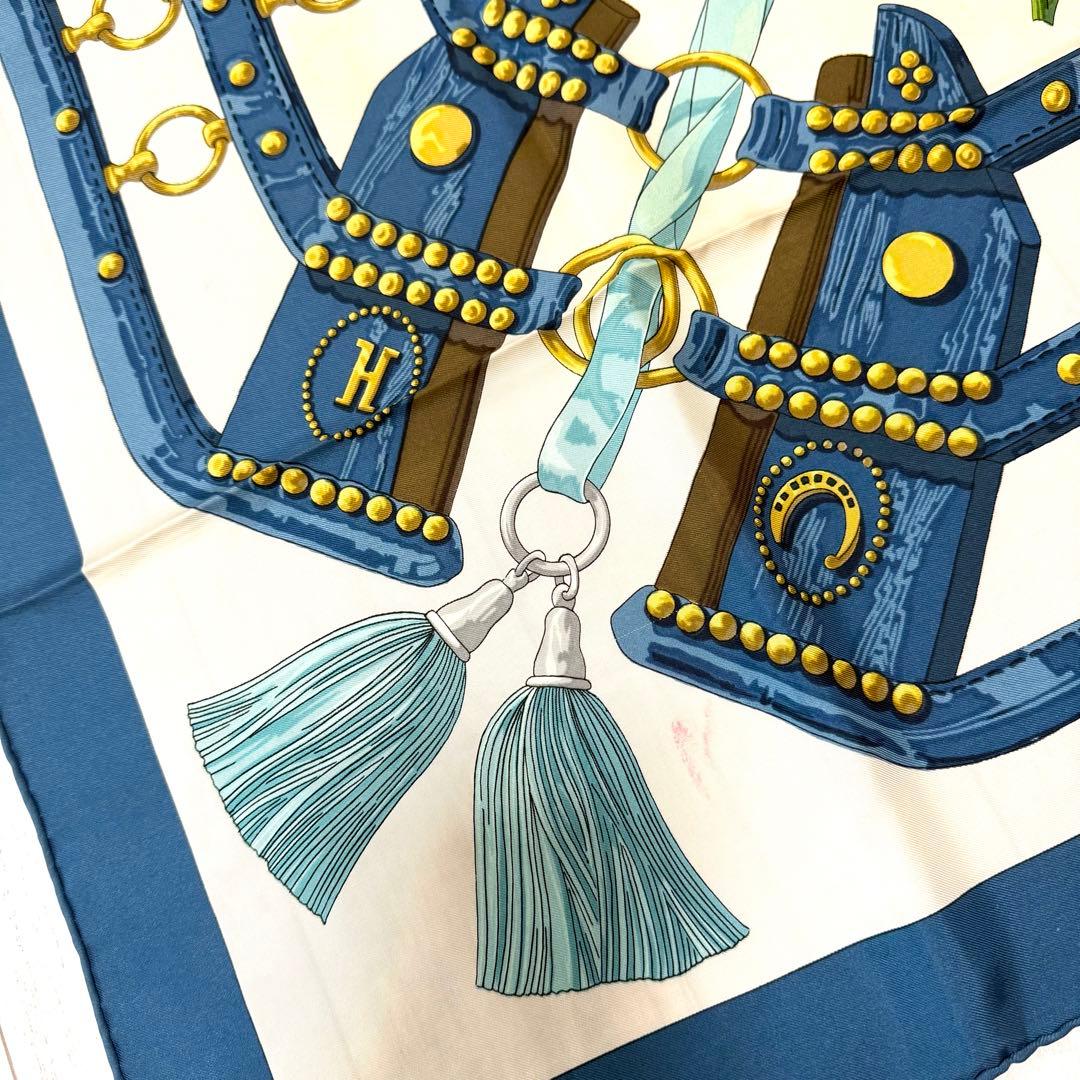 HERMES エルメス　カレ90 シルクスカーフ 「aux champs」ブルー