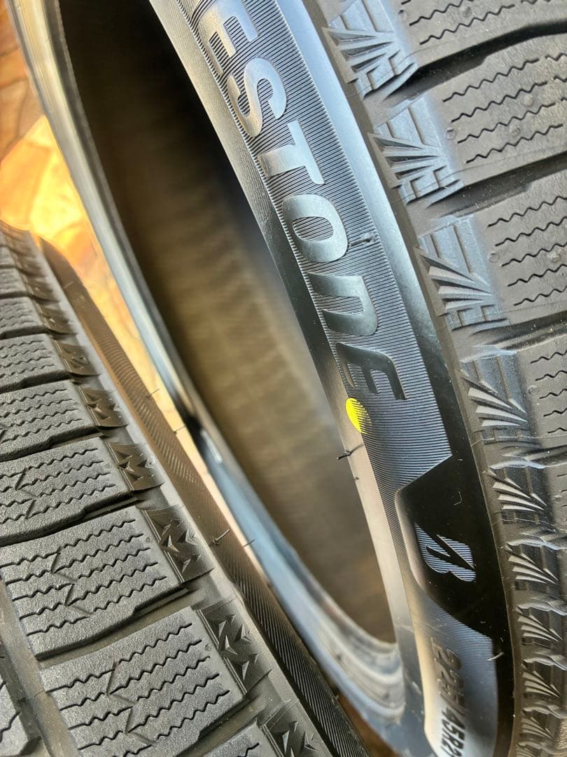 ブリザック VRX3 225/45R21 2024年製 バリ山