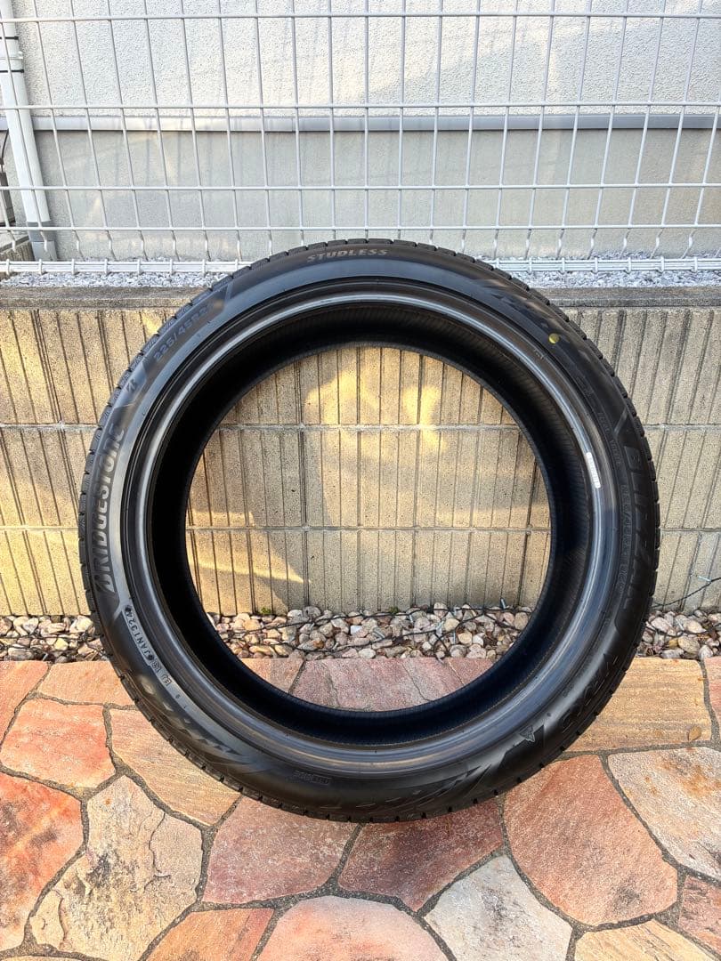 ブリザック VRX3 225/45R21 2024年製 バリ山