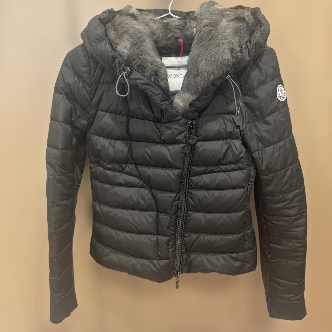 MONCLER ファーフード付　カーキーダウンジャケット