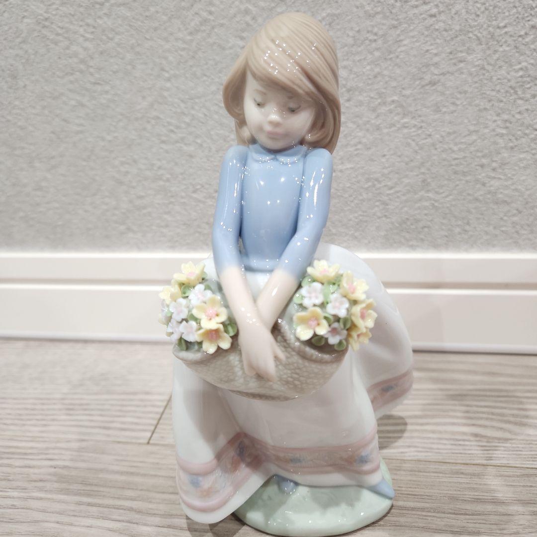 リアドロ　５月の花　陶器人形　フィギュリン