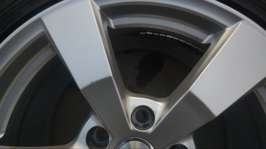 T*i様 アウディA4 17インチ スタッドレスタイヤセット