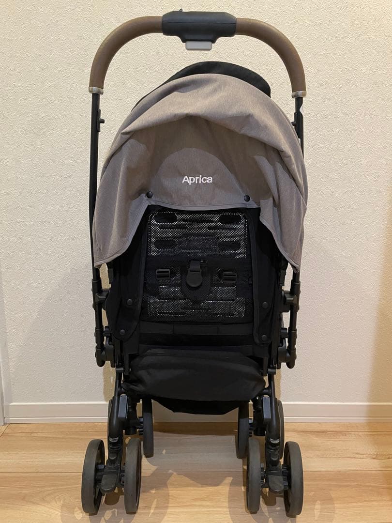 【美品】Aprica ラクーナクッションフリー (ベージュ)