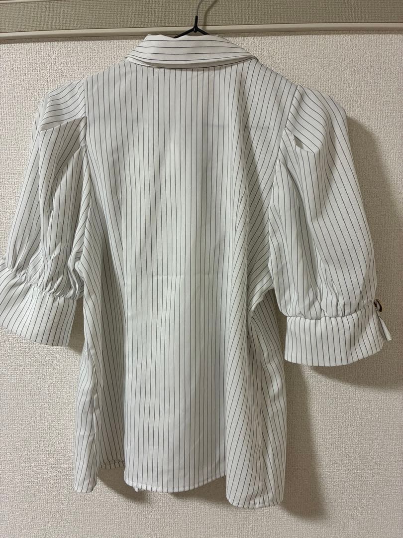 【美品】dazzlinマルチボタンデザインブラウス