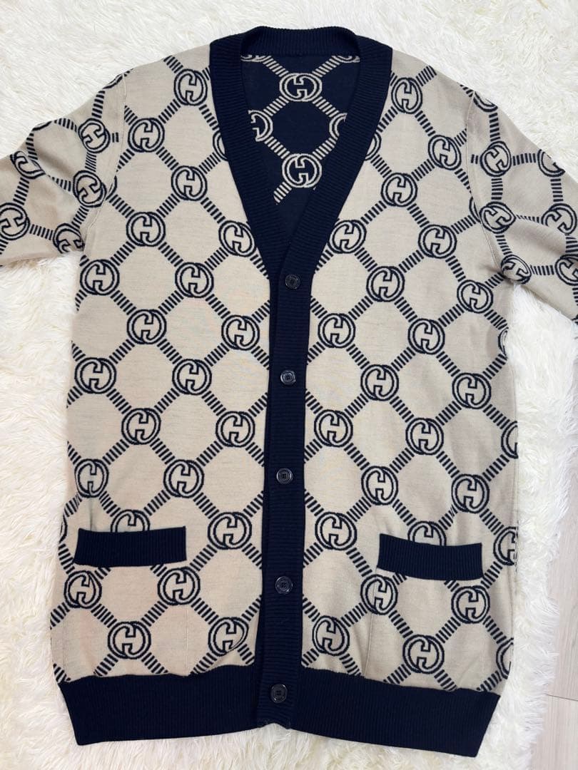 グッチ　リバーシブル　ベージュ　ネイビー　ニットカーディガン