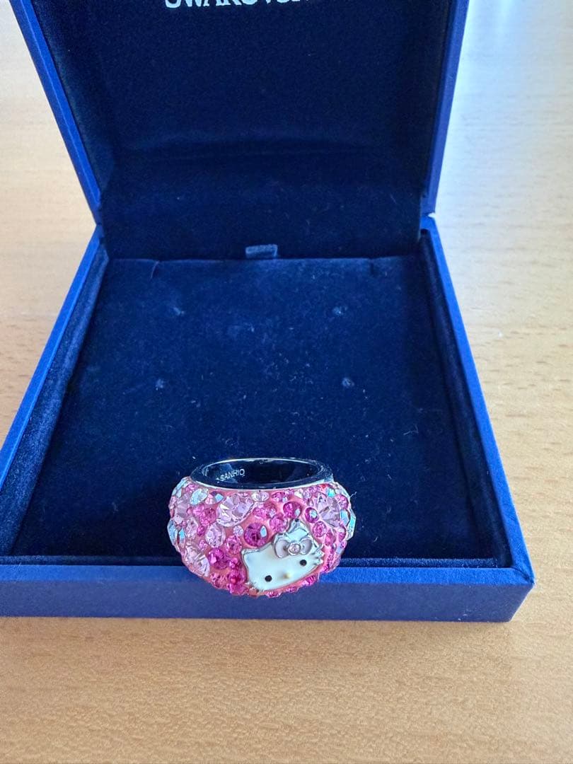 Swarovski ハローキティリング　ピンク　キラキラ　☆廃盤・希少品☆