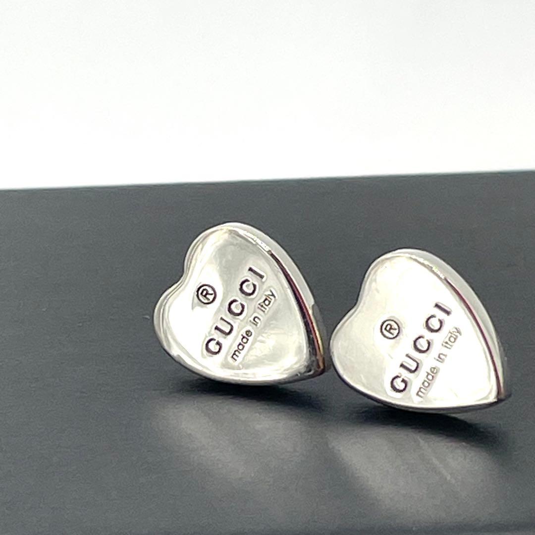美品✨グッチ 刻印入り シルバー ハート ピアス 箱・袋付き アクセサリー