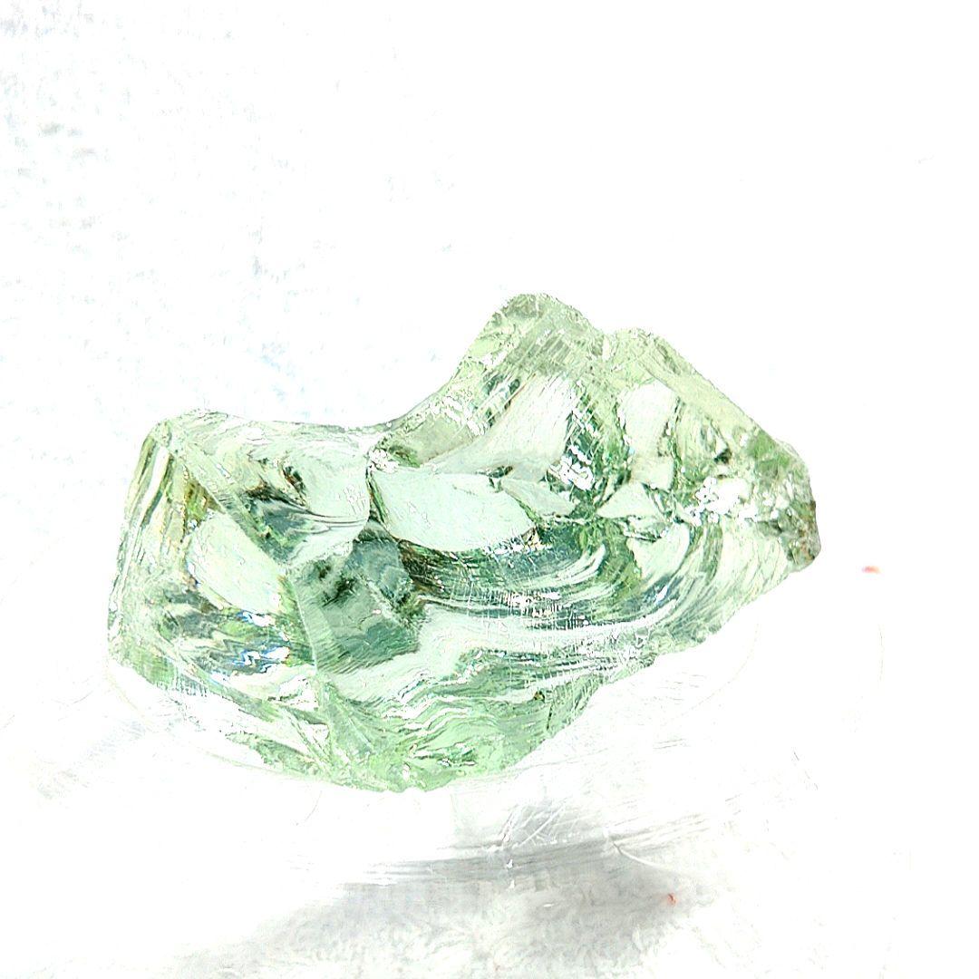 ☆安らぎと平和の象徴☆アンダラクリスタルピスタチオグリーン☆天然ガラス 107g