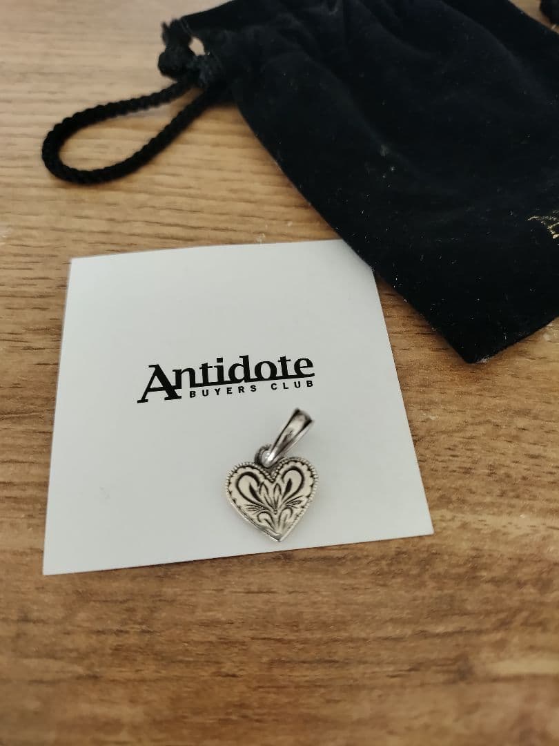 Antidote Buyers Club ハート型ペンダントヘッド