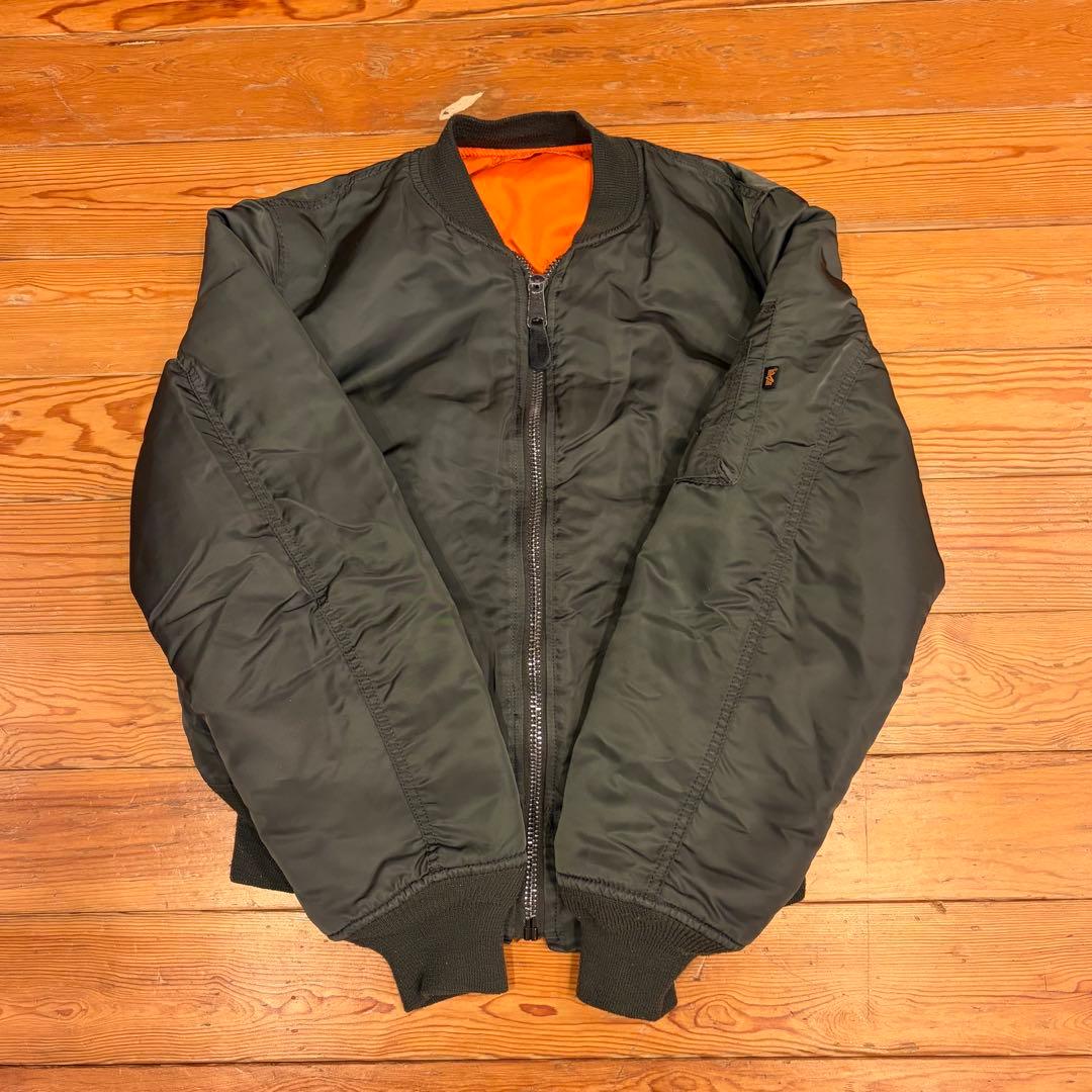 ALPHA INDUSTRIES アルファ インダストリーズ　MA-1 カーキ