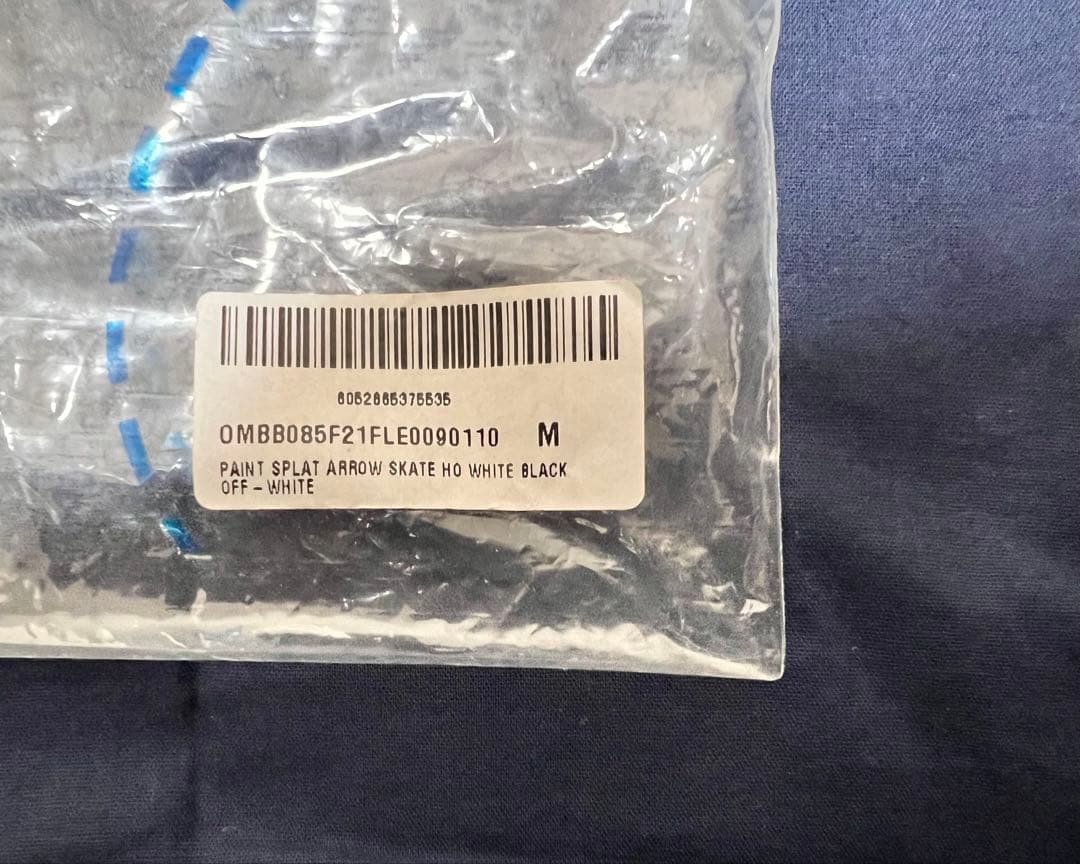 【nao1120】OFF-WHITEペイント スプラット アローフーディー