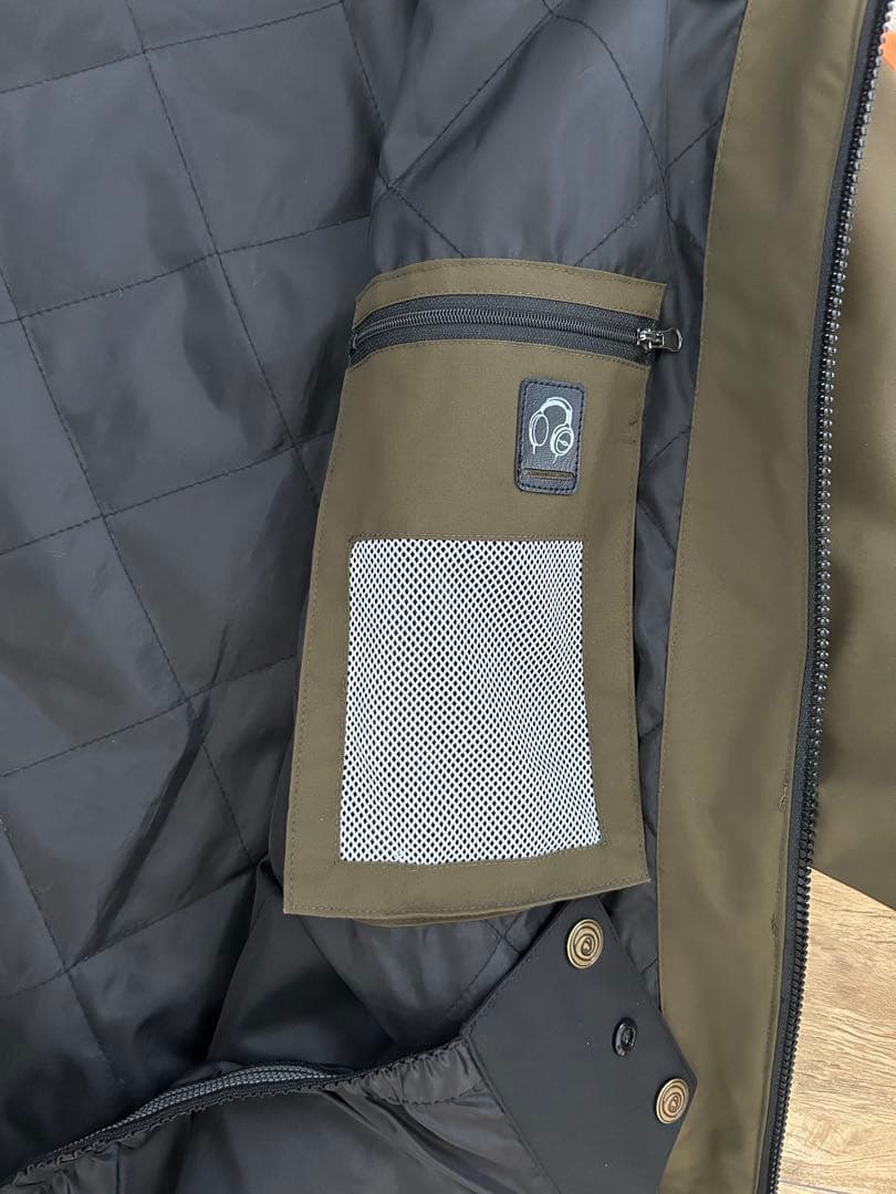 ランゴネームレスエイジ　メンズスキースノボウェア　XLサイズ