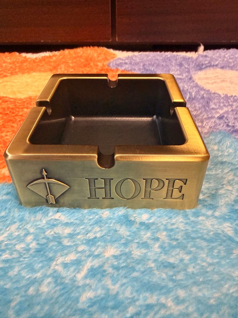 HOPE メタル灰皿 四角形 非売品。値下げや質問等お気軽にどうぞ。