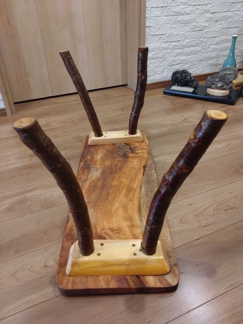 栃（とち）のベンチ80　ローテーブルにも❕栃の杢目が綺麗ですよ❕脚は桜の硬い枝