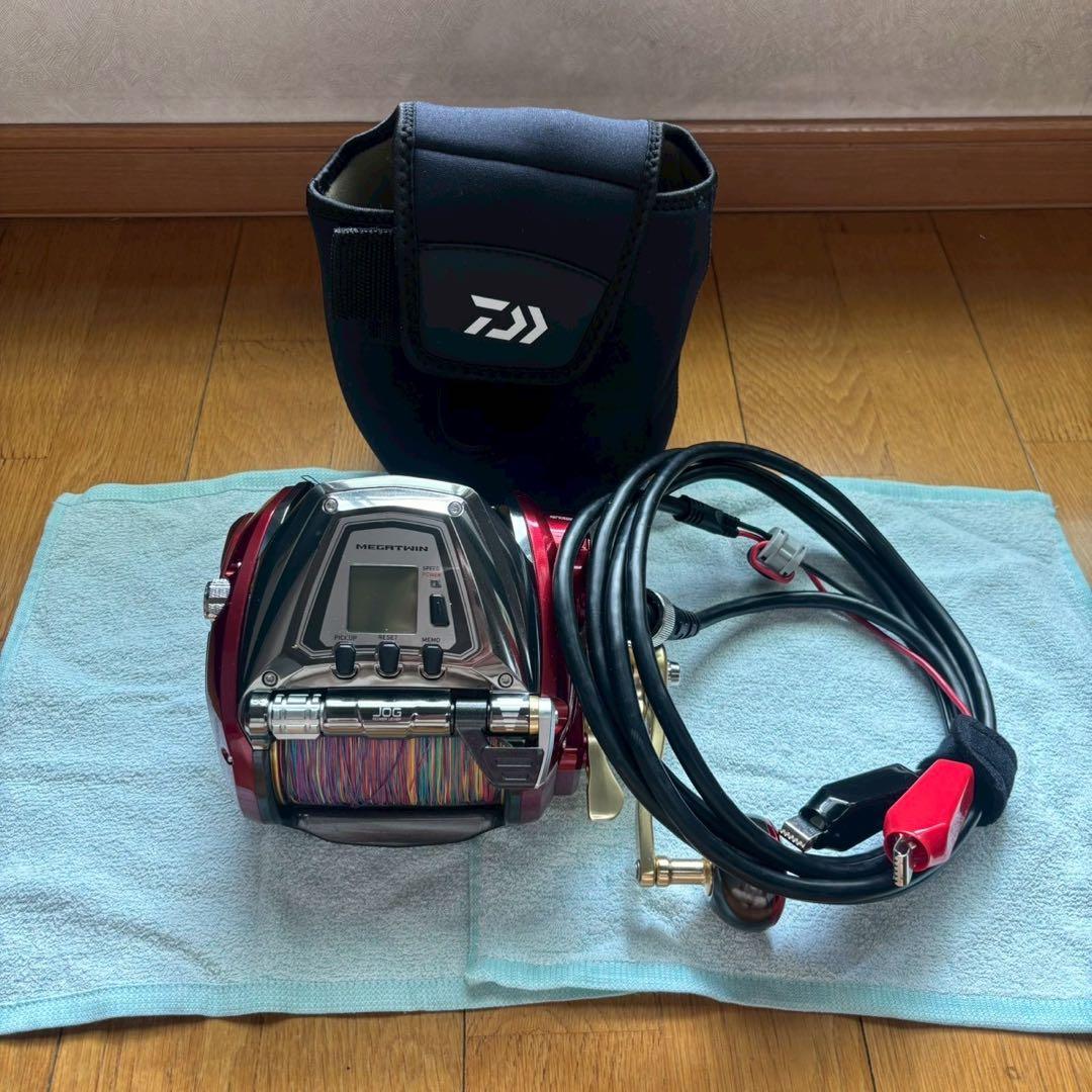 Daiwa MEGATWIN 電動リール レッド/シルバー