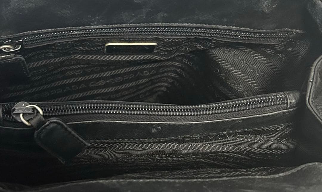 PRADA ブラック レザートートバッグ