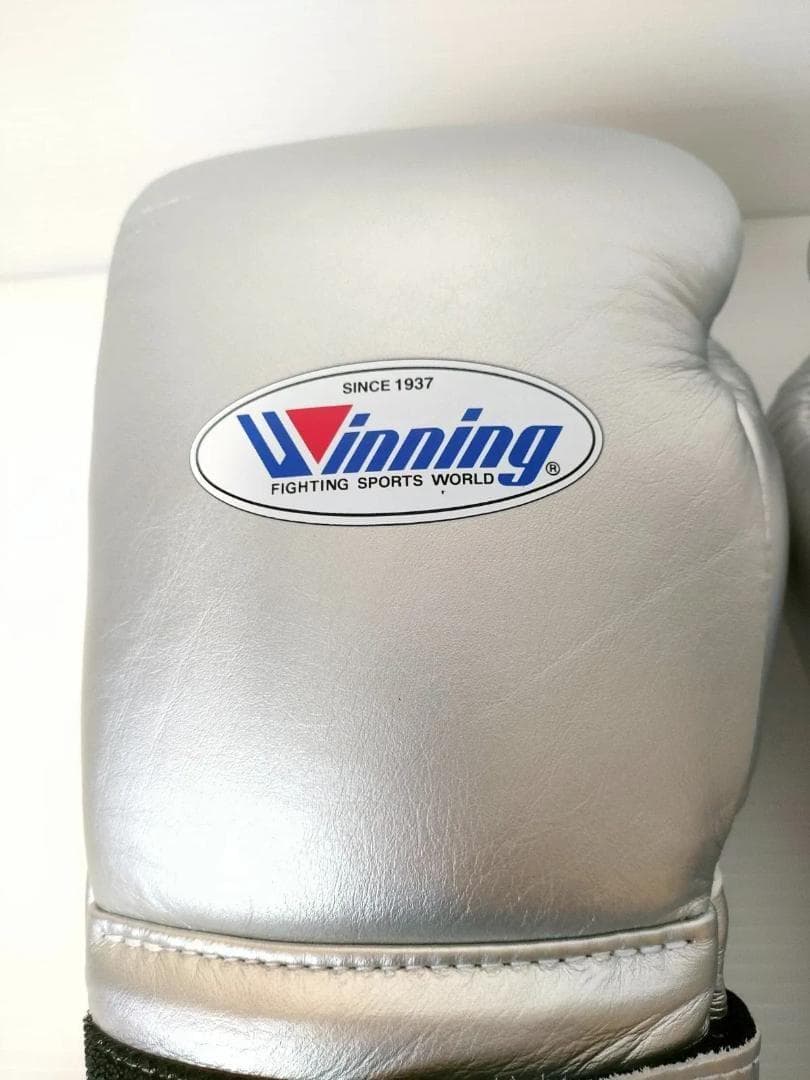 Winning ボクシンググローブ 14oz シルバー CO-MS-500B